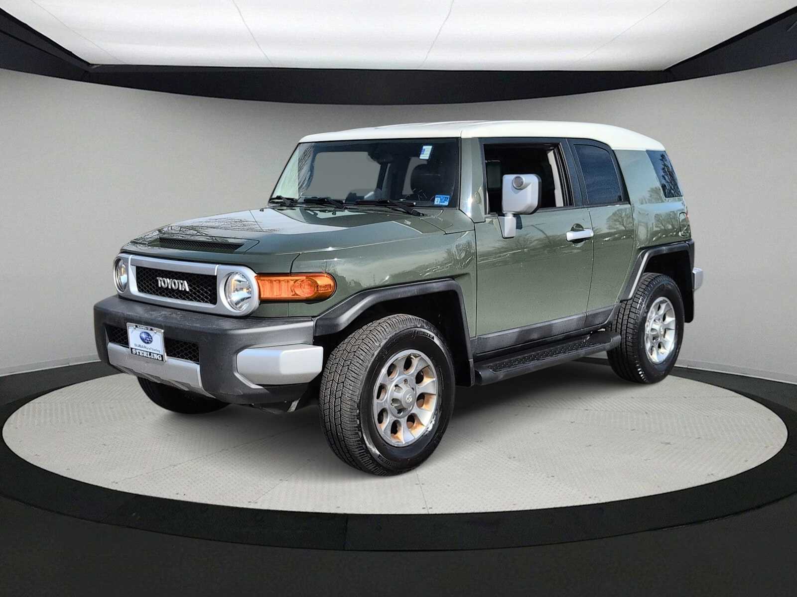 Thumbnail: 2012 Toyota FJ Cruiser - 4