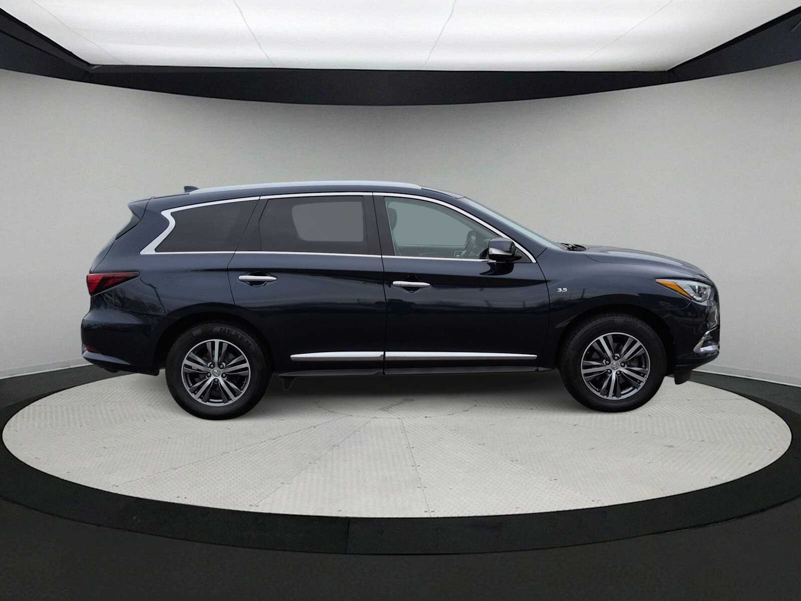 Thumbnail: 2017 INFINITI QX60 - 9