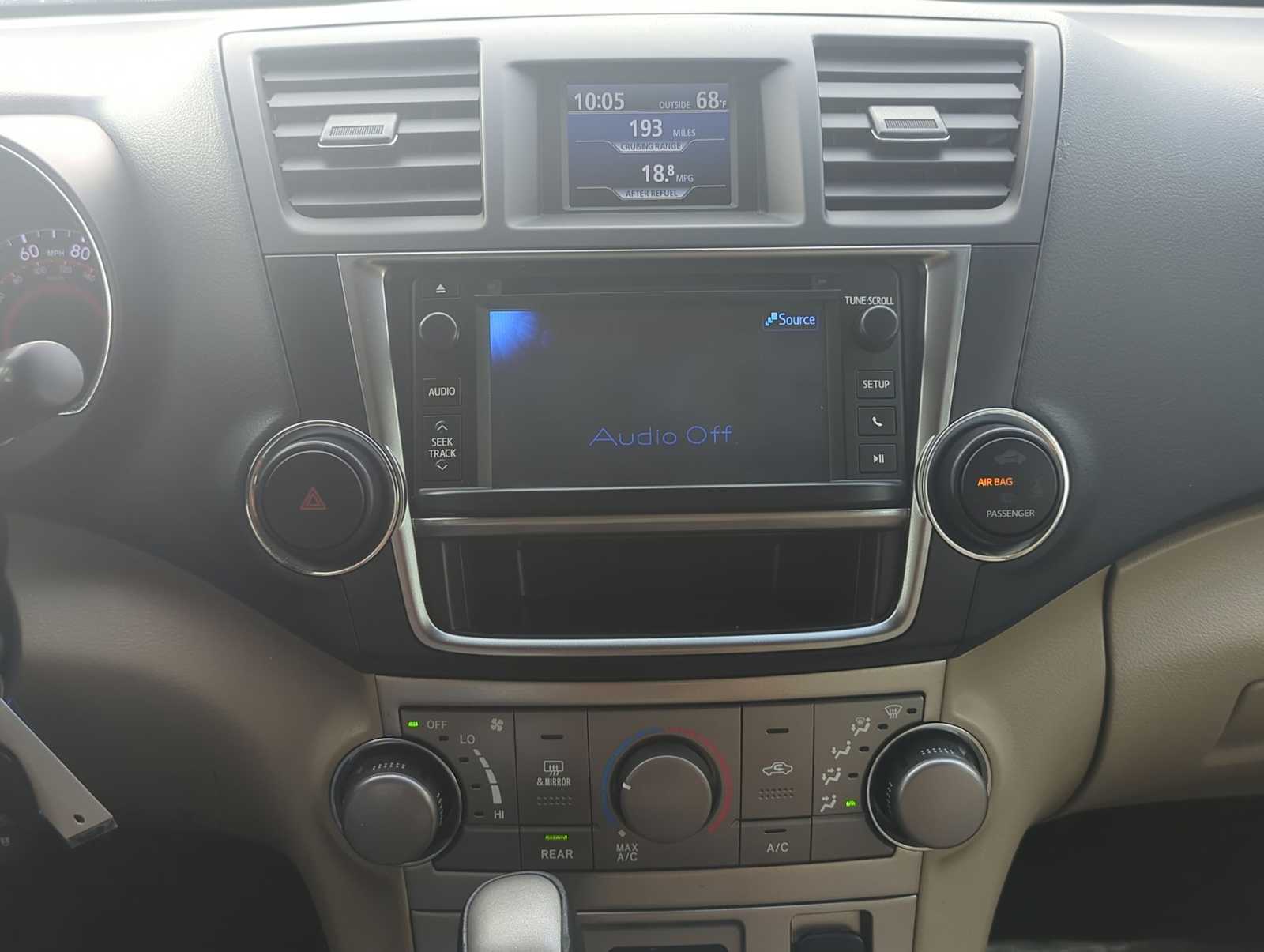 Thumbnail: 2013 Toyota Highlander - 29
