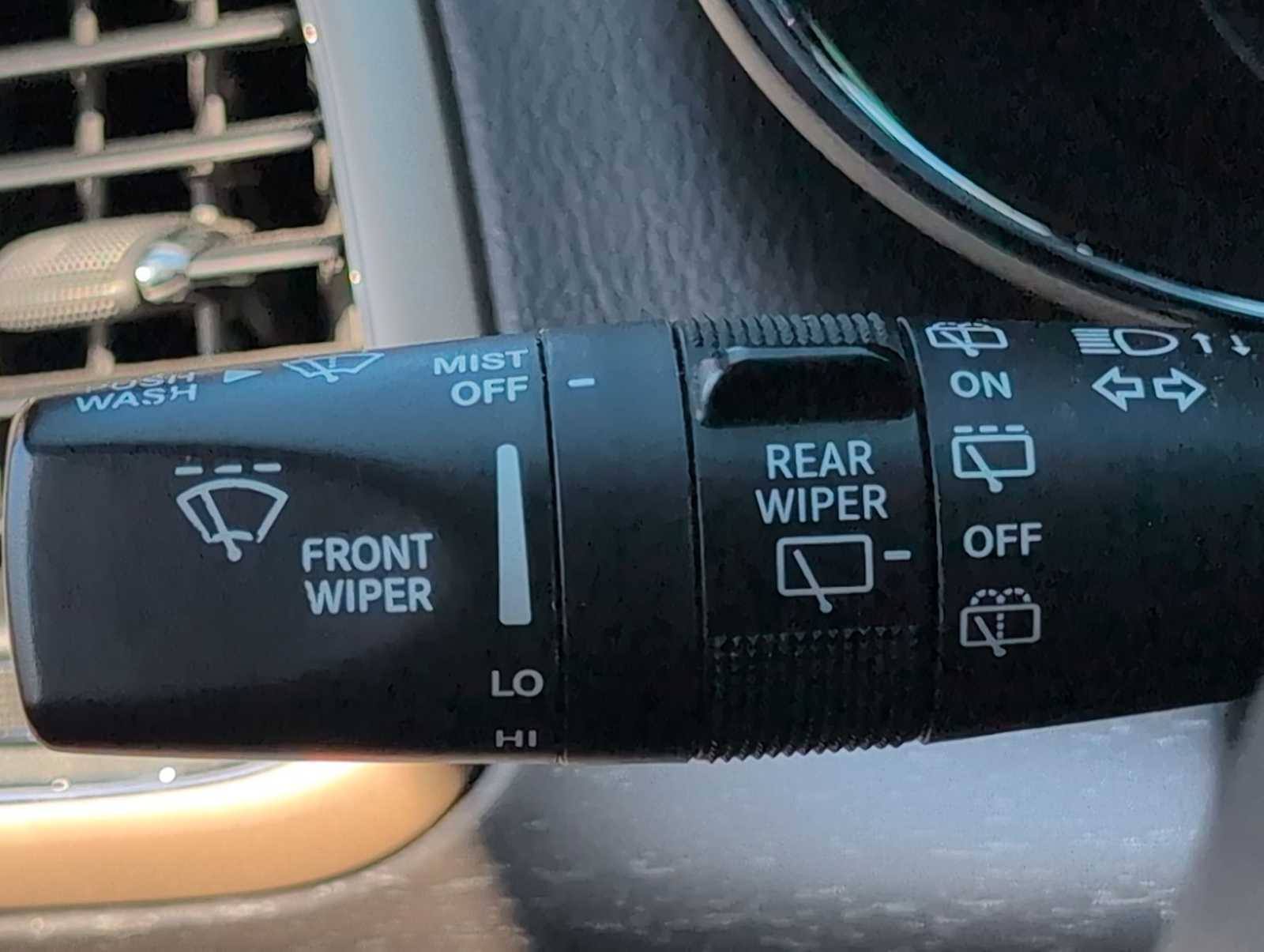 Thumbnail: 2015 Jeep Grand Cherokee - 25