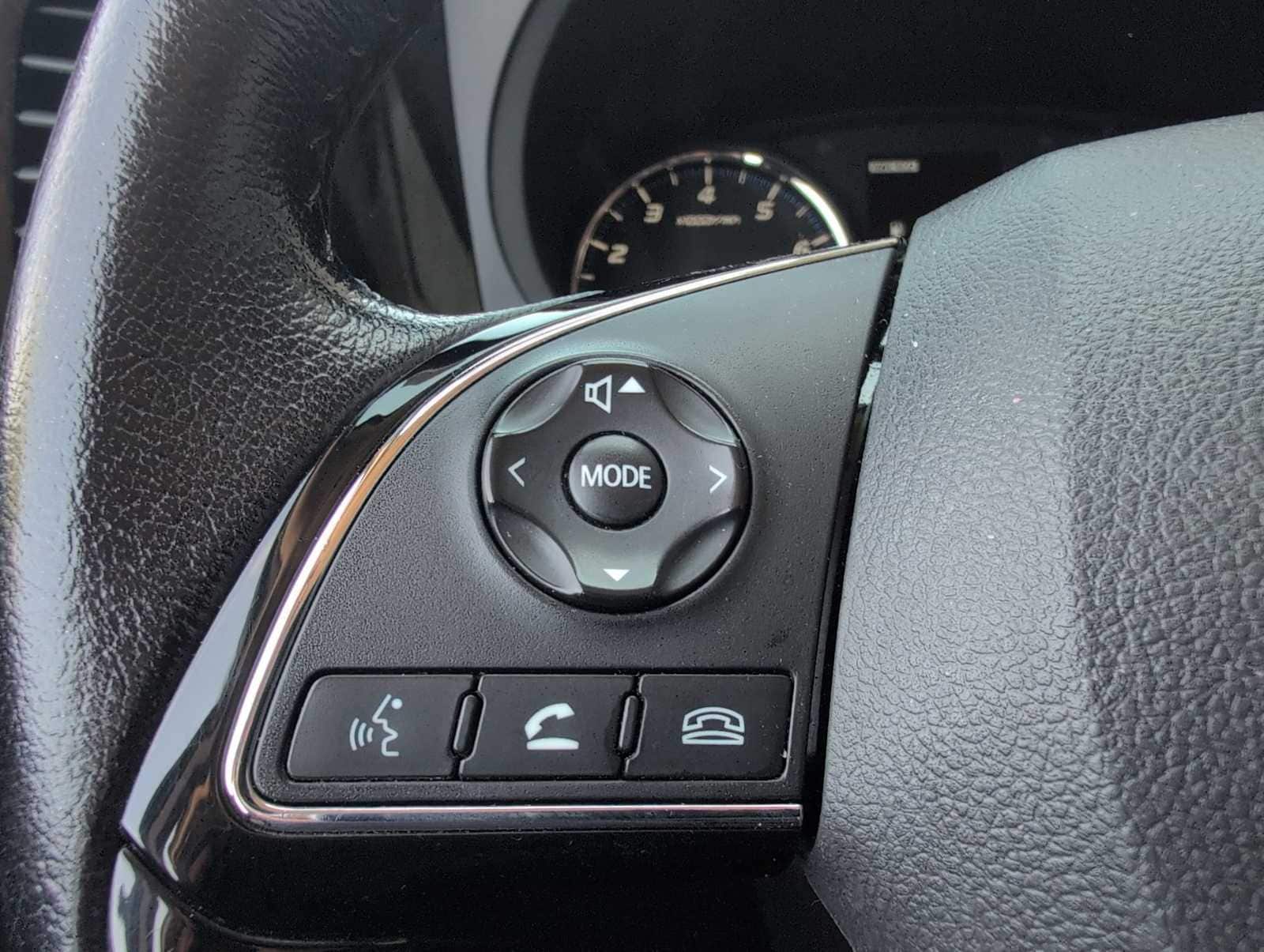 Thumbnail: 2016 Mitsubishi Outlander - 23
