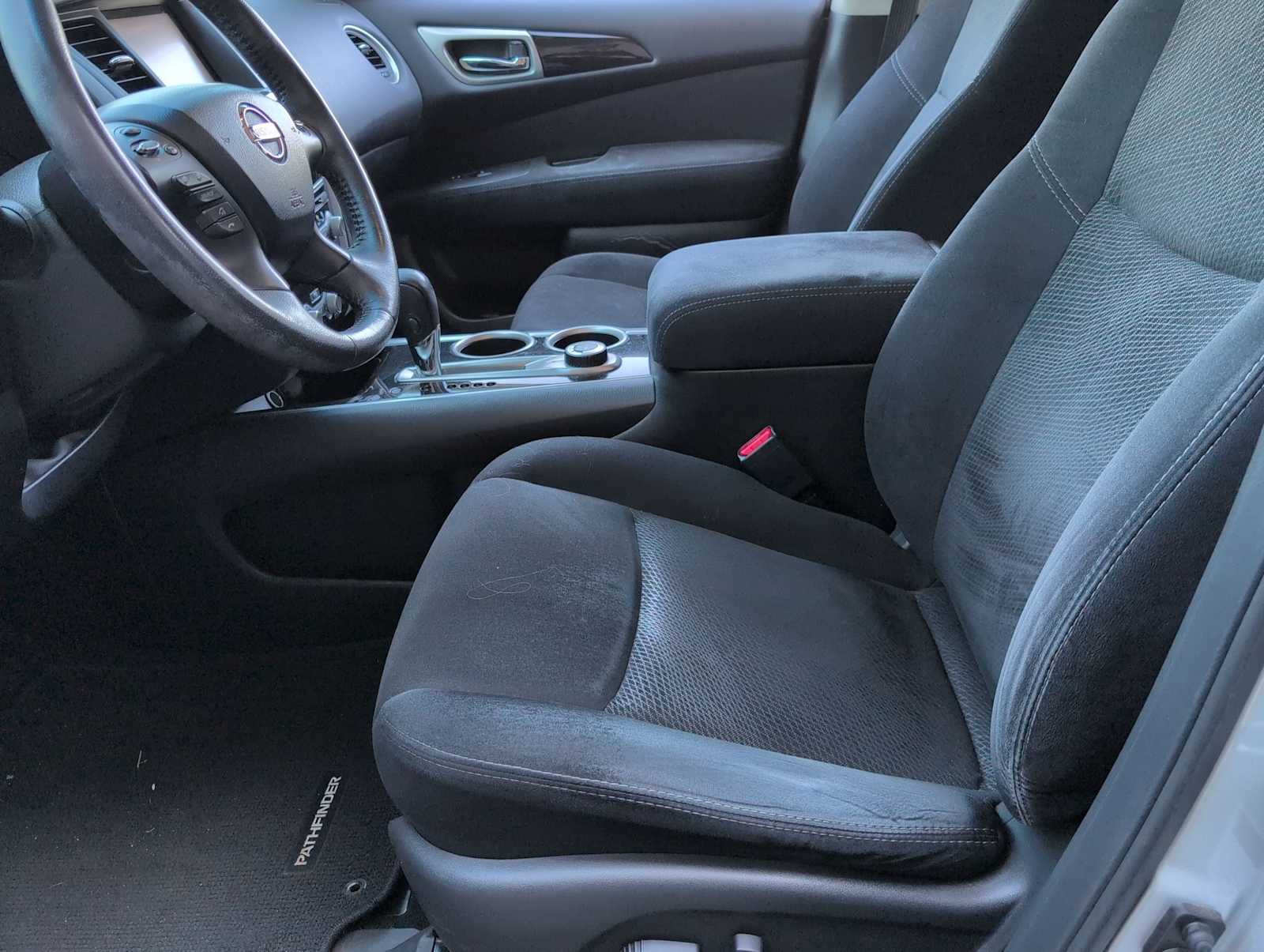 Thumbnail: 2014 Nissan Pathfinder - 16