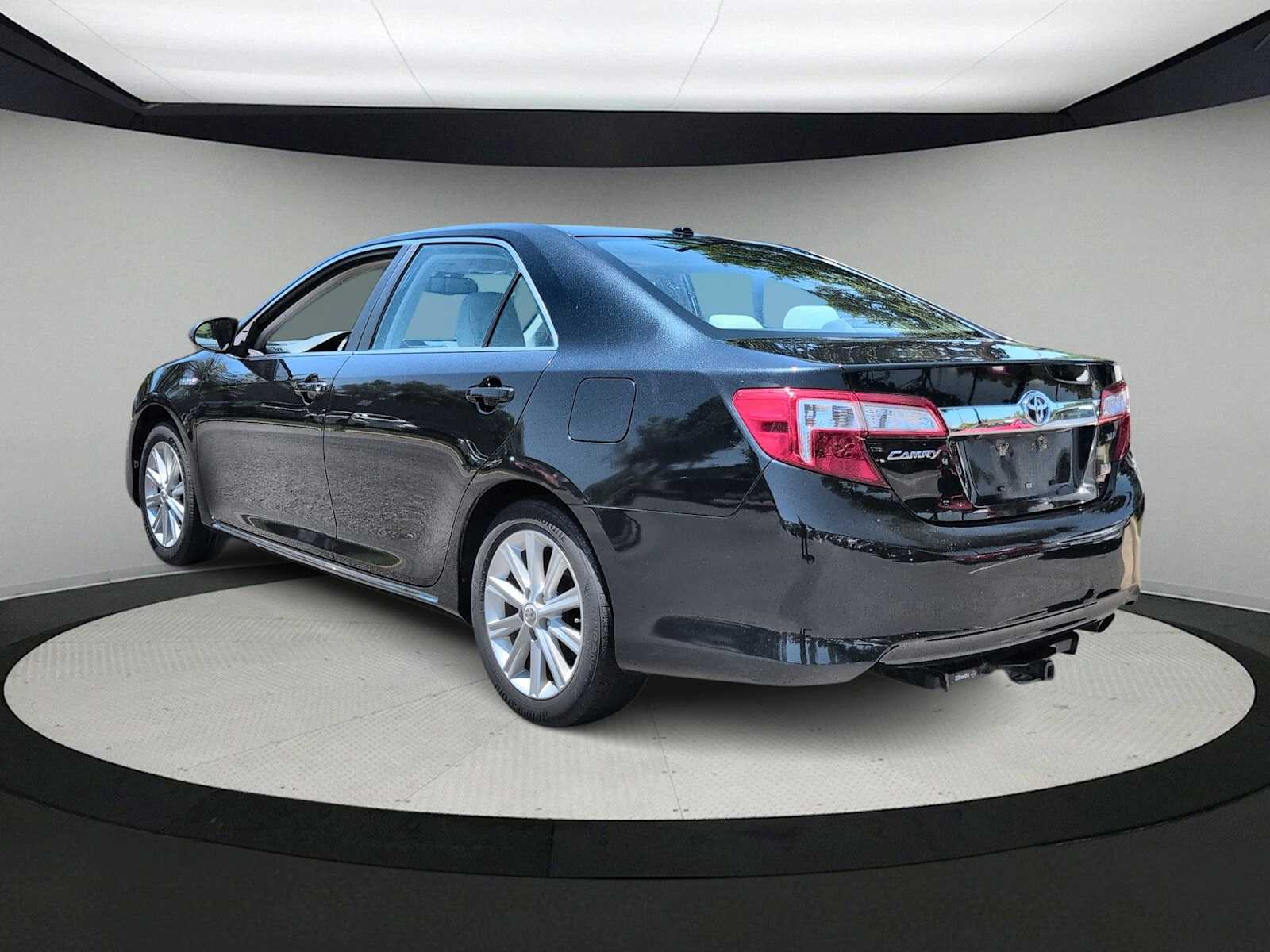 Thumbnail: 2012 Toyota Camry - 6