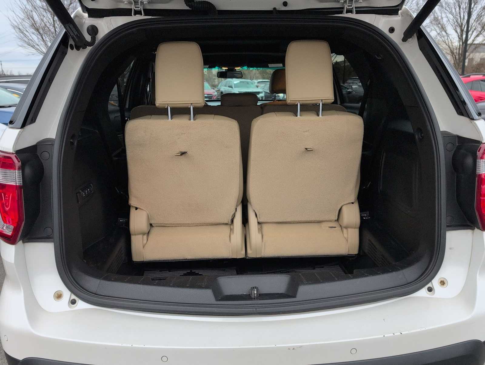 Thumbnail: 2016 Ford Explorer - 32