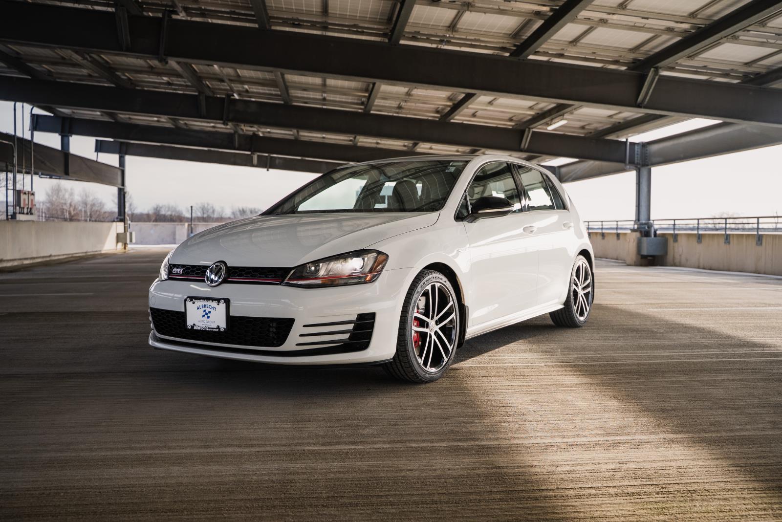 2017 Volkswagen Golf GTI Sport