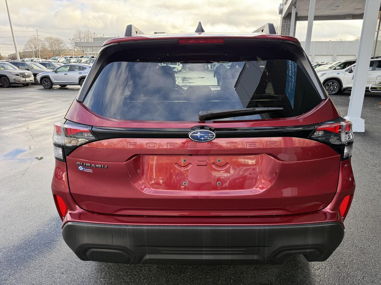 2025 Subaru Forester Premium photo 4