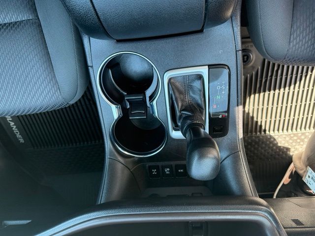 2018 Toyota Highlander LE - Photo 15