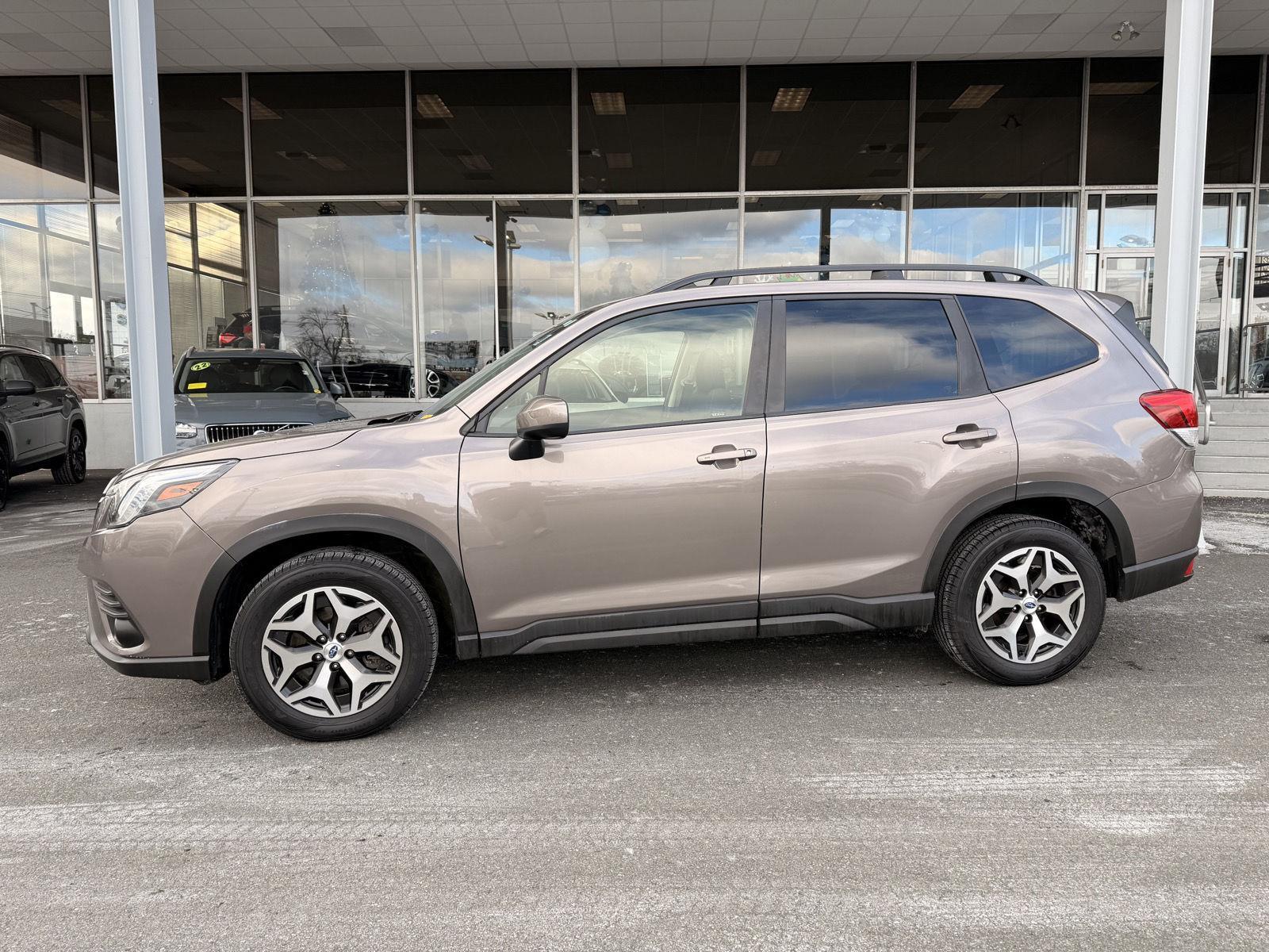 2023 Subaru Forester Premium's photo