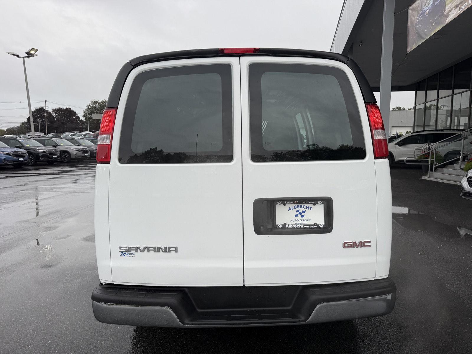 2023 Gmc Savana 2500 Cargo photo 3