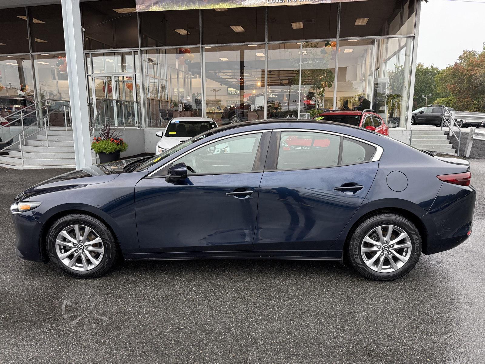 2019 Mazda Mazda3 Sedan photo 2