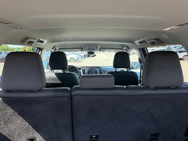 2018 Toyota Highlander LE - Photo 22