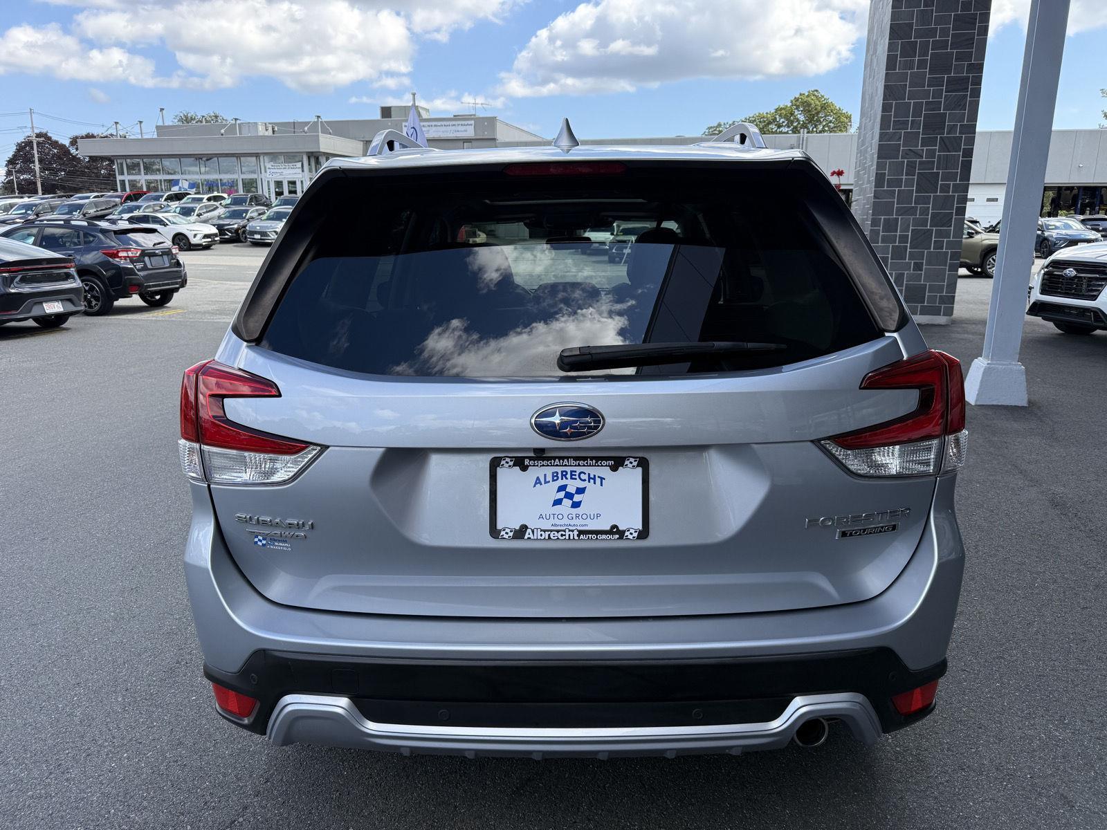 2022 Subaru Forester Touring photo 4