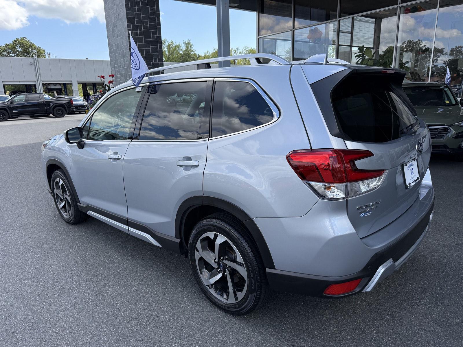 2022 Subaru Forester Touring photo 3
