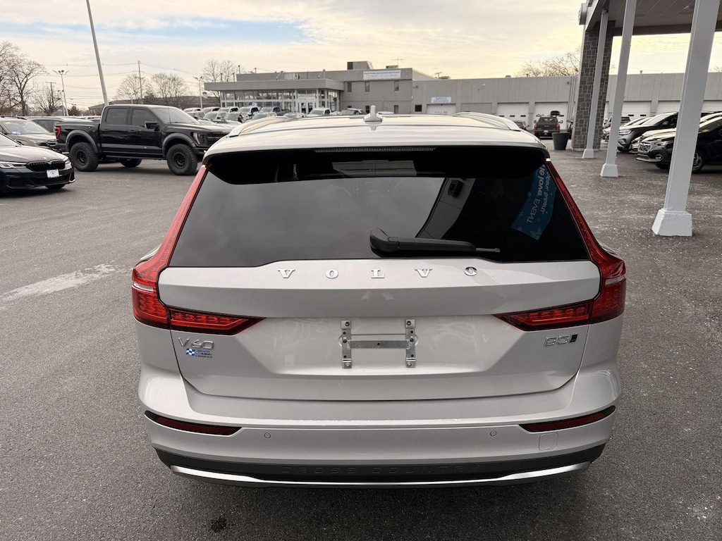 Used 2025 Volvo V60 Cross Country Plus Wagon