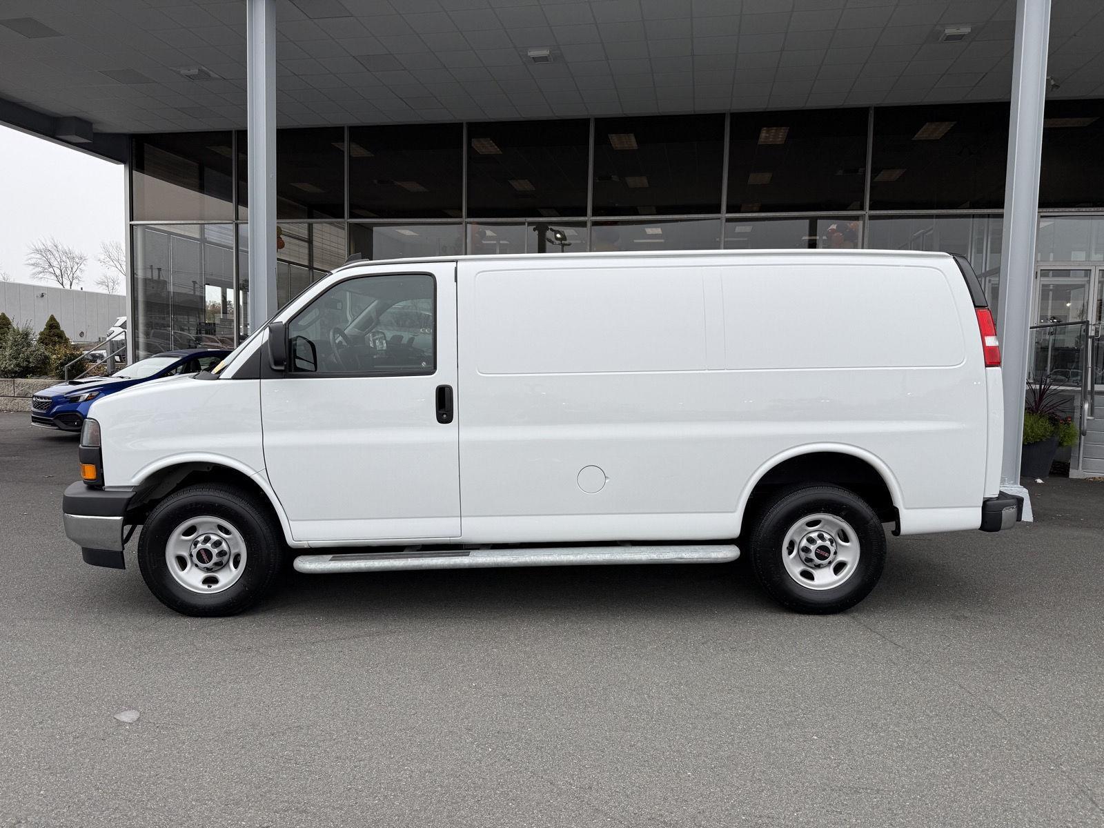 2024 Gmc Savana 2500 Cargo photo 2