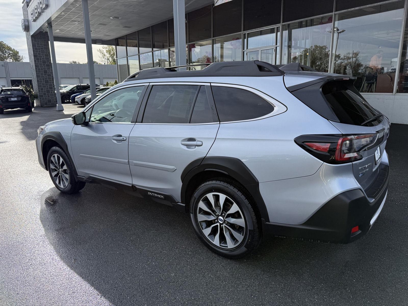 2023 Subaru Outback Limited XT photo 3