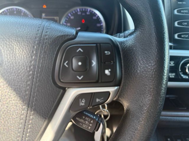 2018 Toyota Highlander LE - Photo 14