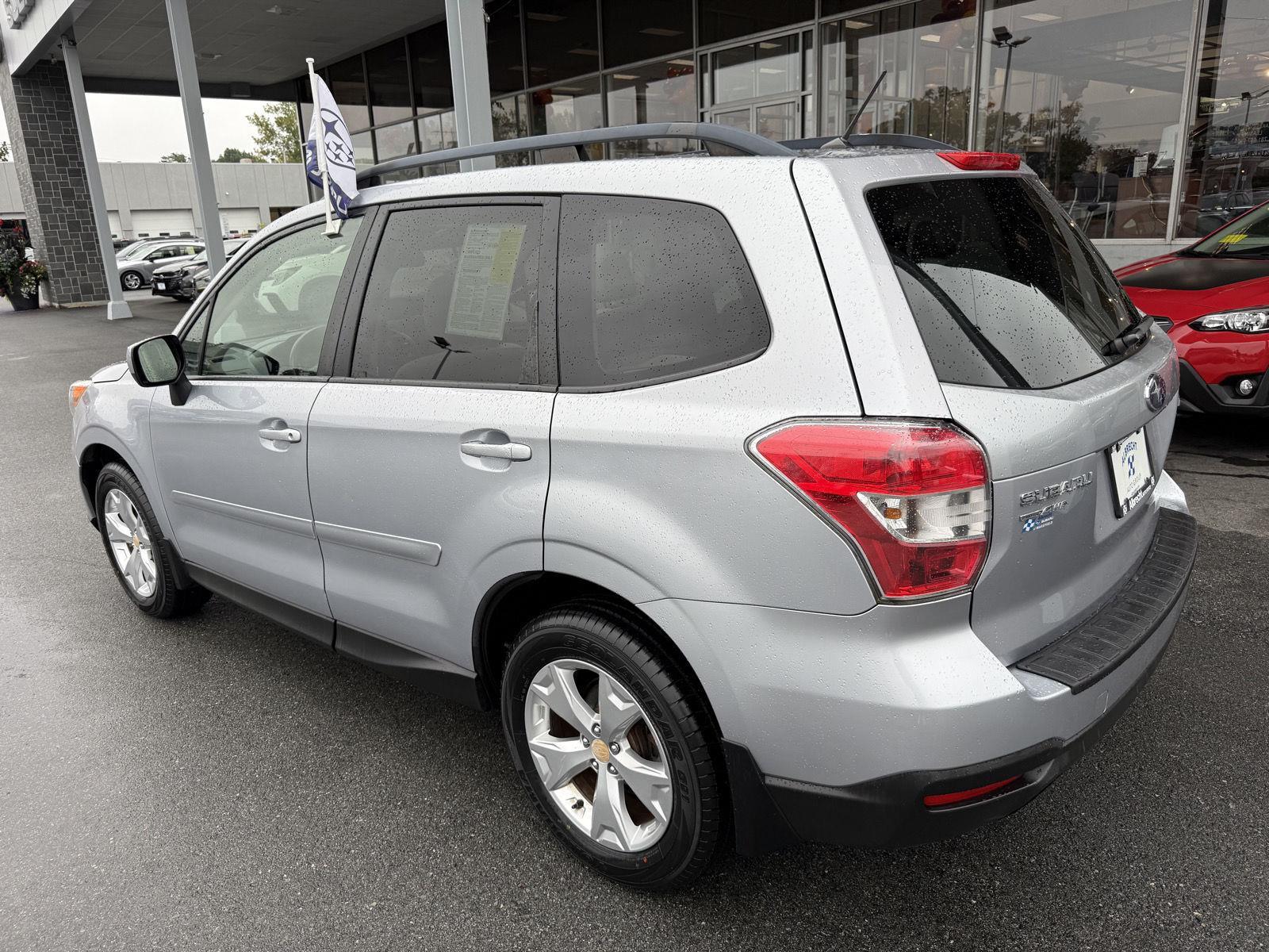 2015 Subaru Forester 2.5i Premium photo 3