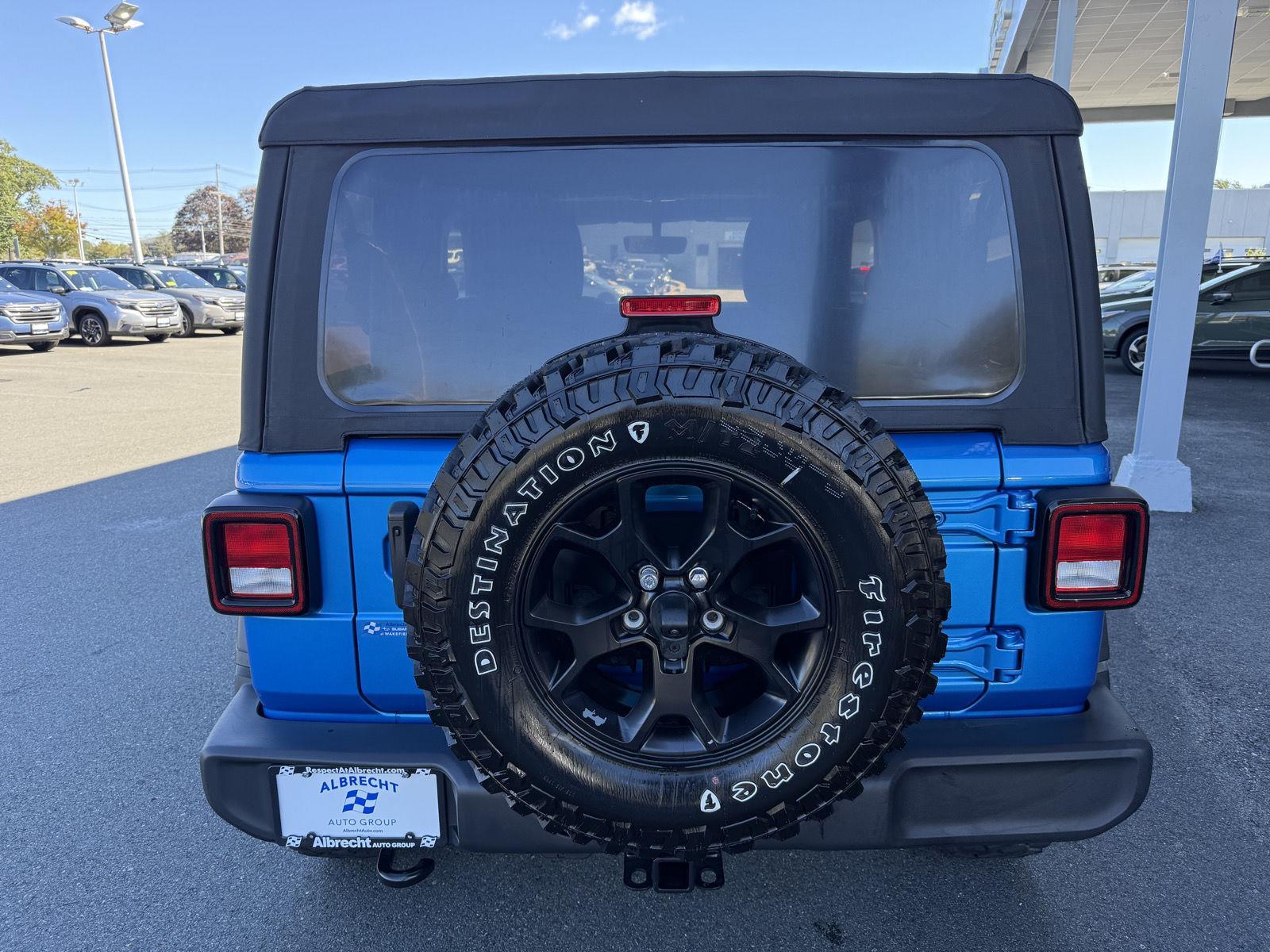 2022 Jeep Wrangler Willys photo 4