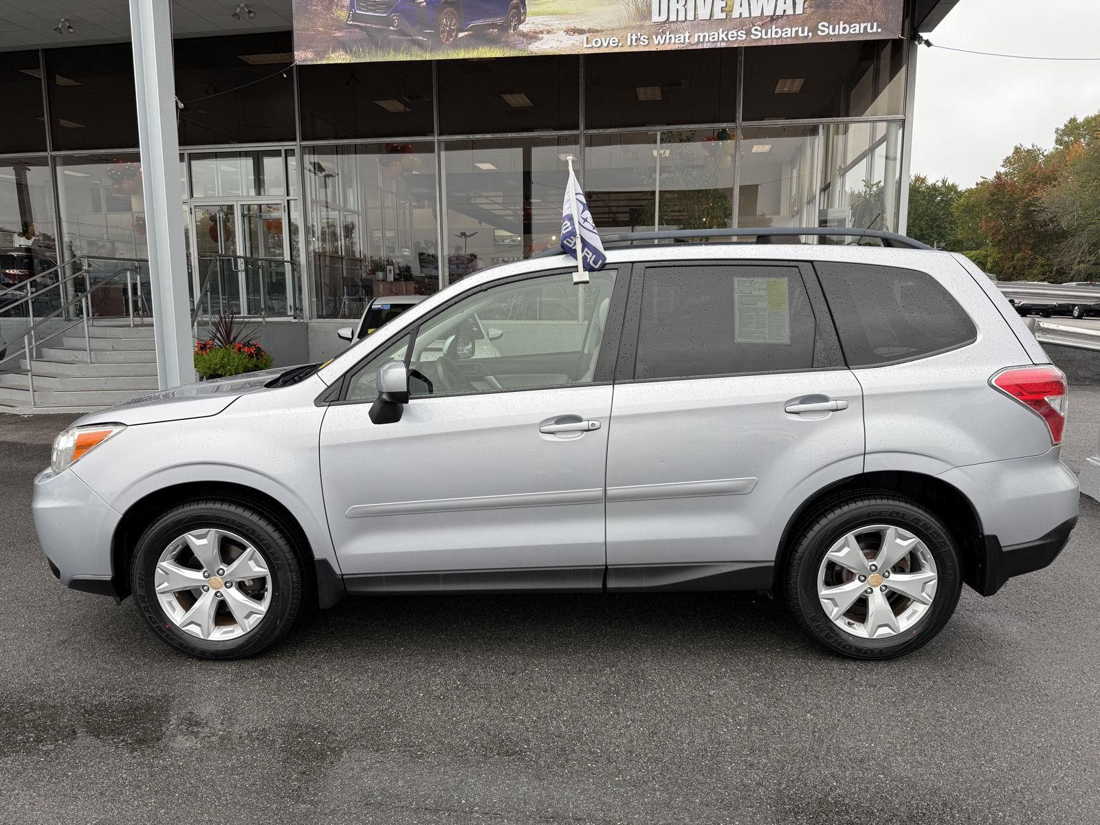 2015 Subaru Forester 2.5i Premium photo 2