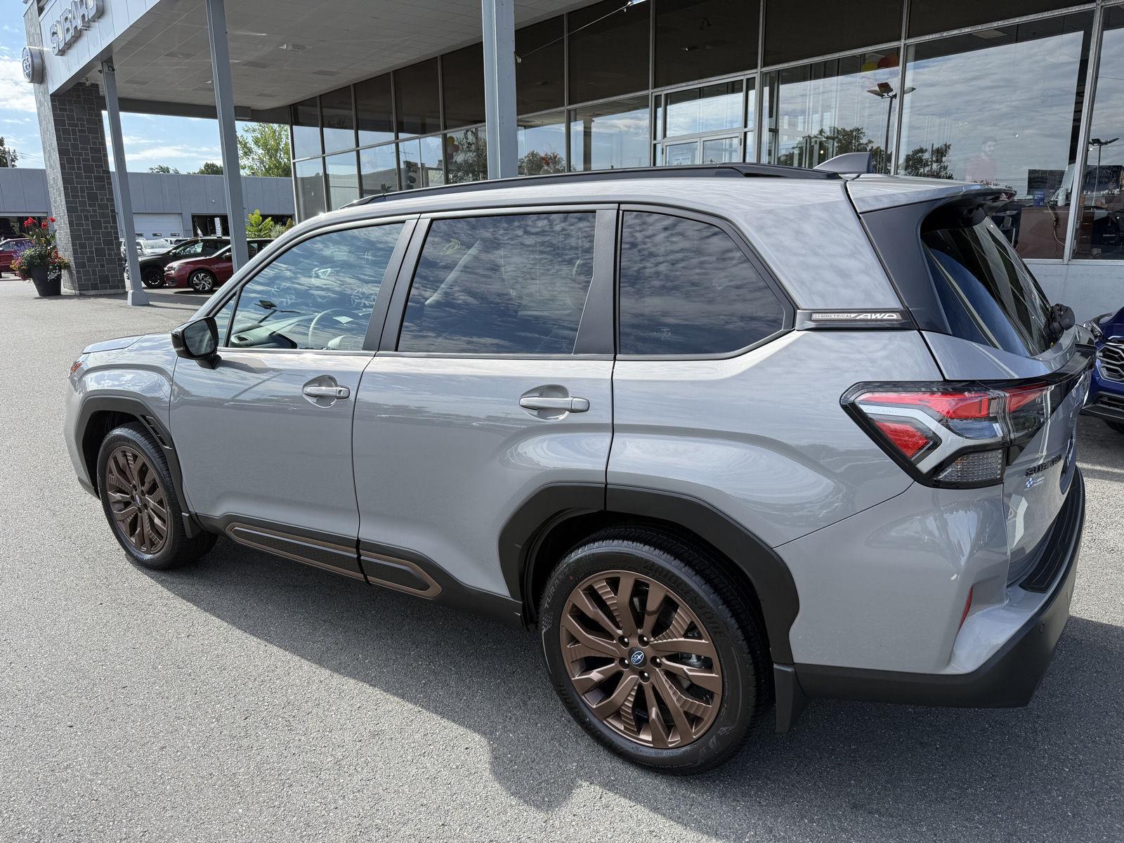 2025 Subaru Forester Sport photo 2