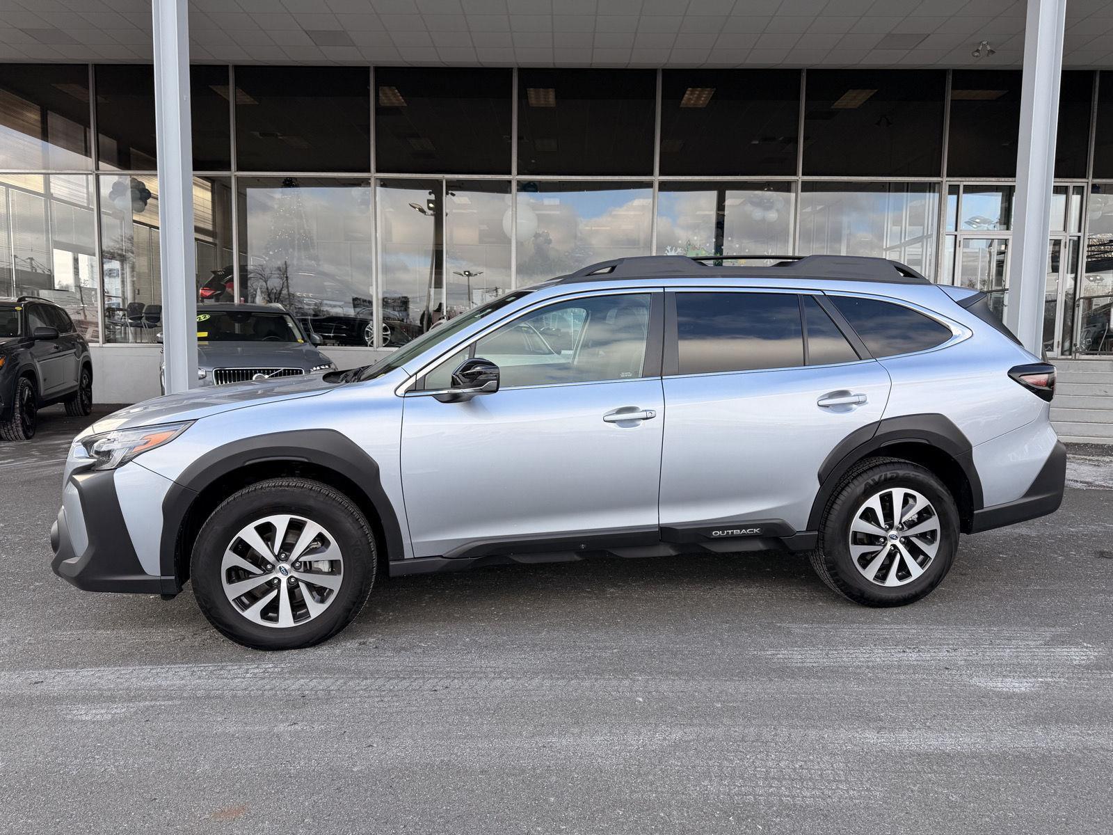 2025 Subaru Outback Premium's photo