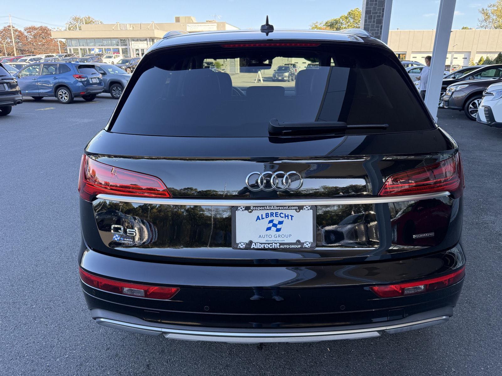 2022 Audi Q5 Premium Plus photo 2