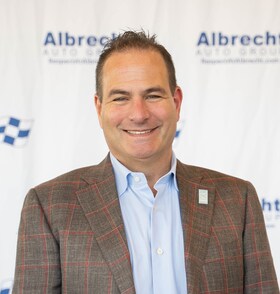 Staff member Dan Rosengarten from ID_81612815cd3b