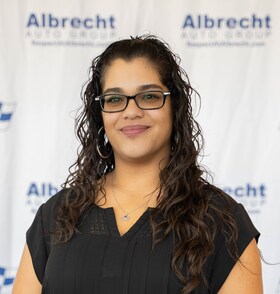 Staff member Anna Rosa from ID_81612815cd3b