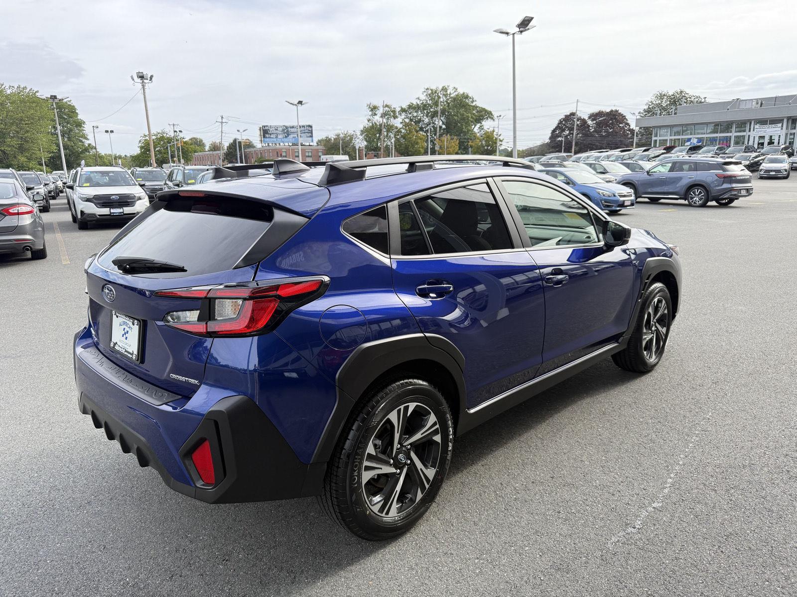 2025 Subaru Crosstrek Premium photo 2