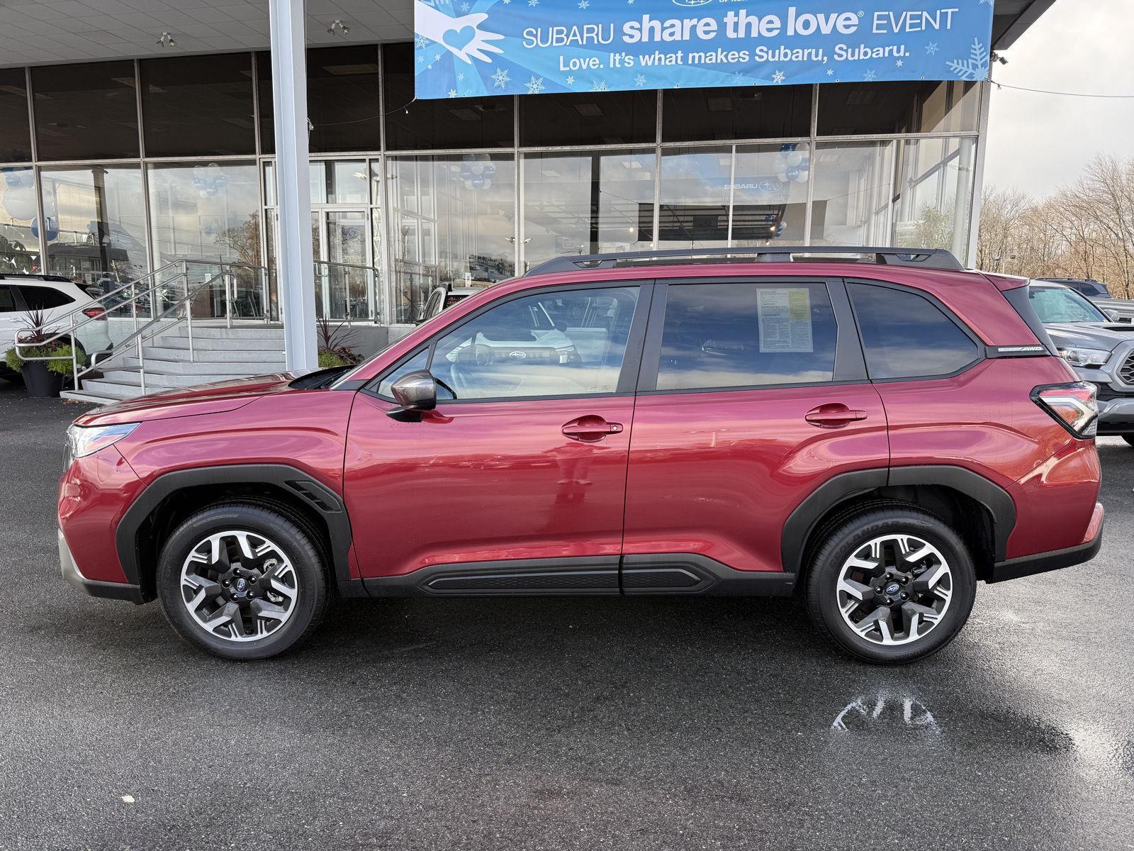 2025 Subaru Forester Premium photo 2