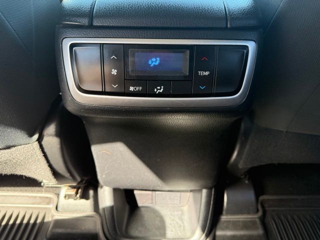 2018 Toyota Highlander LE - Photo 17
