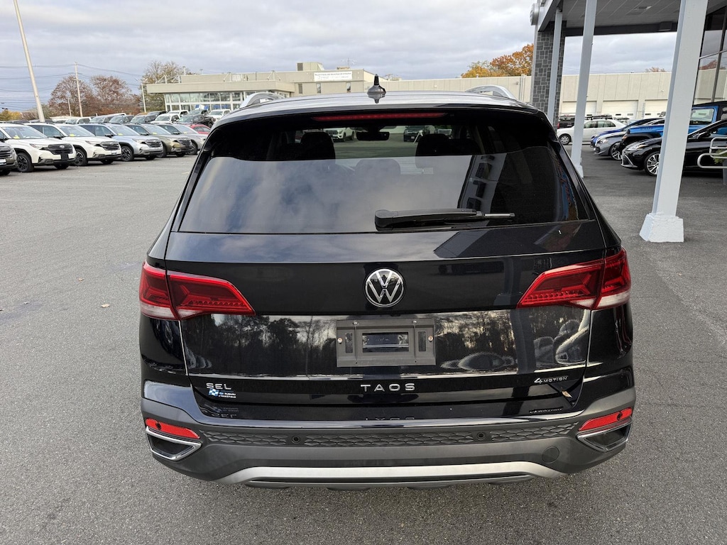 Used 2022 Volkswagen Taos SEL 4MOTION