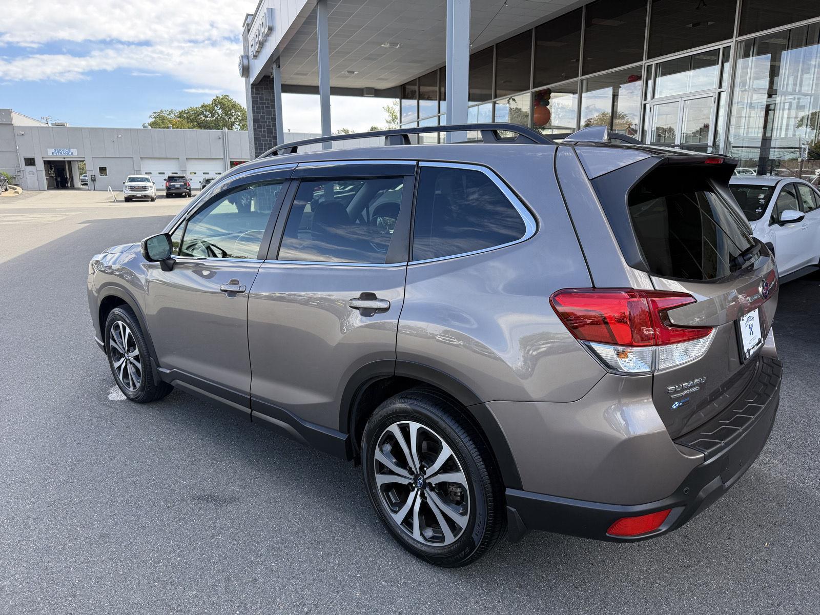 2022 Subaru Forester Limited photo 3