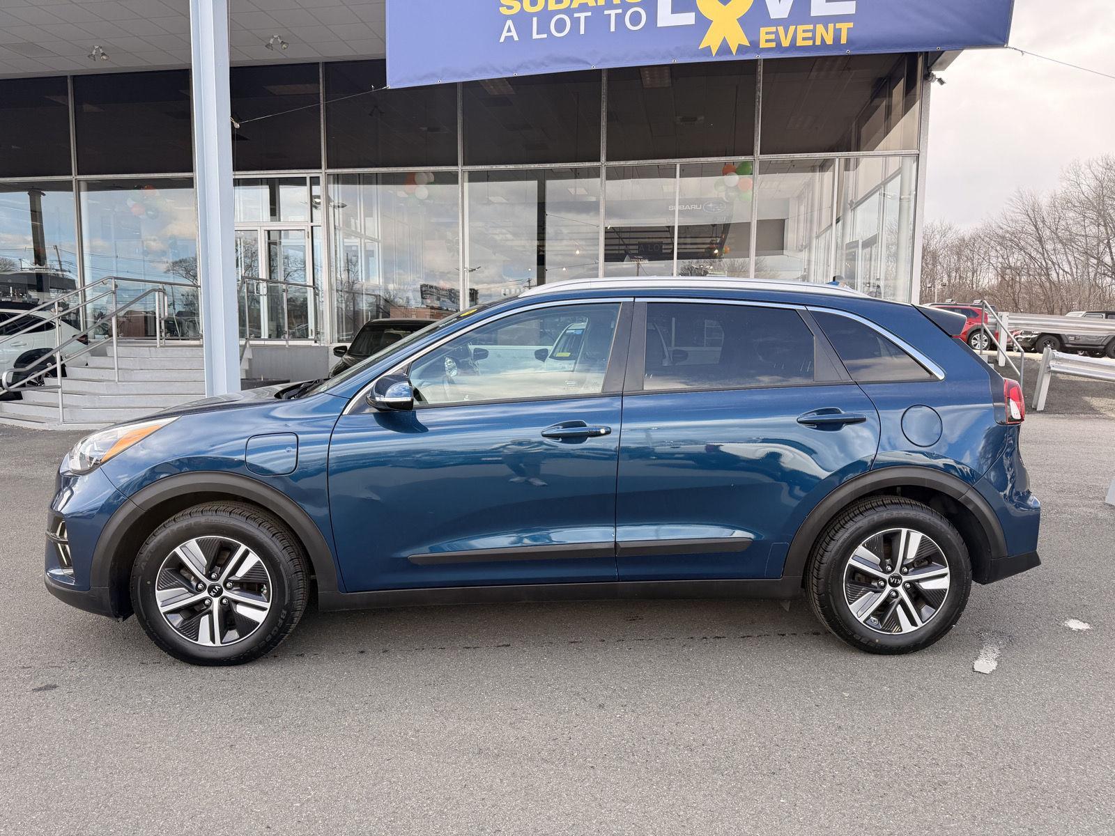 Used 2020 Kia Niro EX with VIN KNDCD3LDXL5390890 for sale in Wakefield, MA