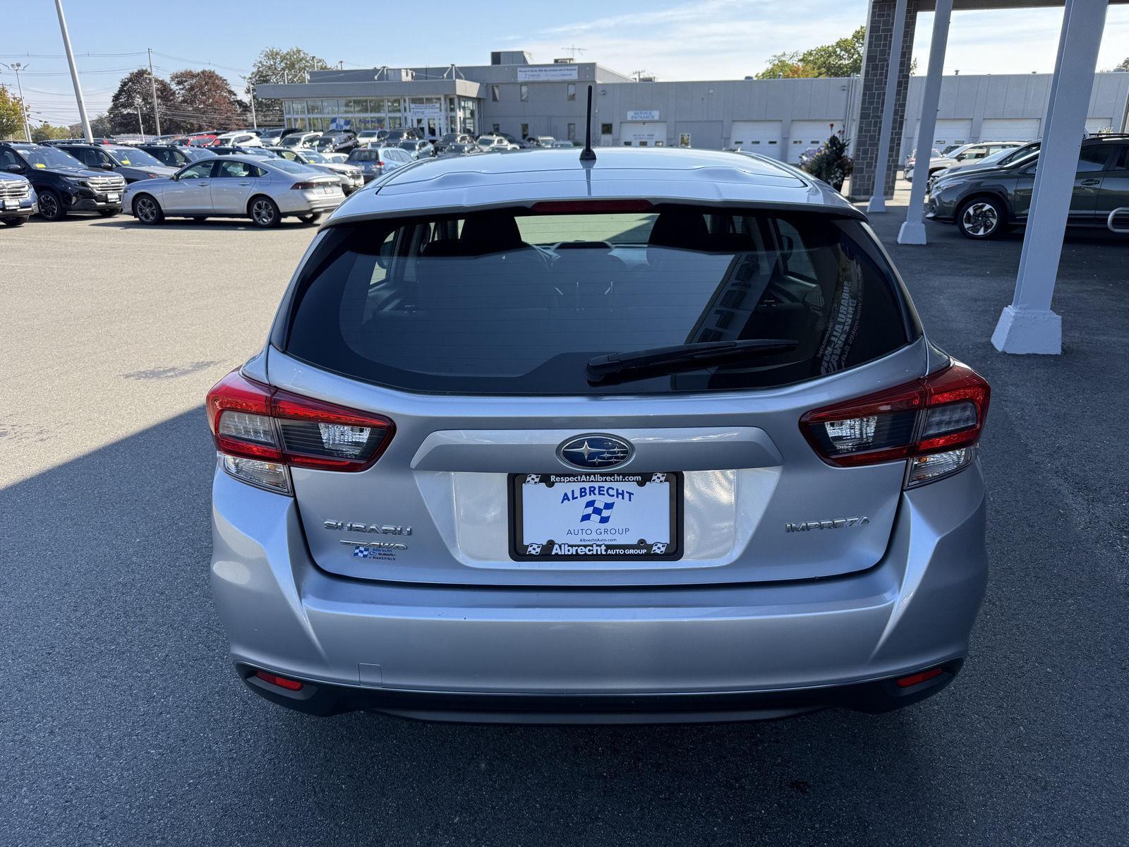 2023 Subaru Impreza Base photo 4