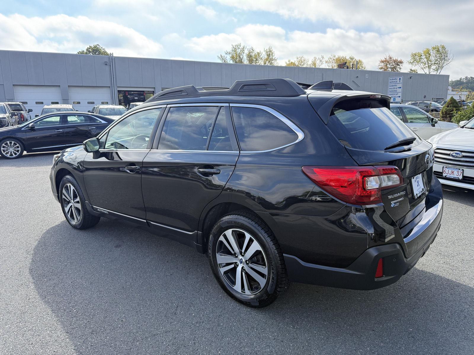 2019 Subaru Outback Limited photo 3