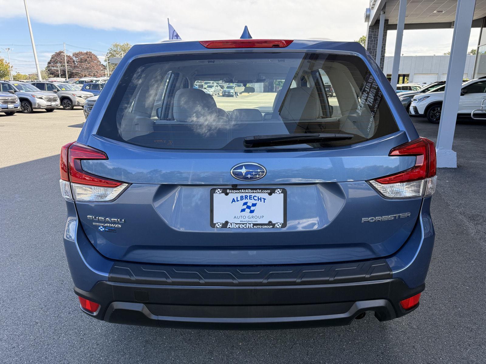 2022 Subaru Forester Base photo 4
