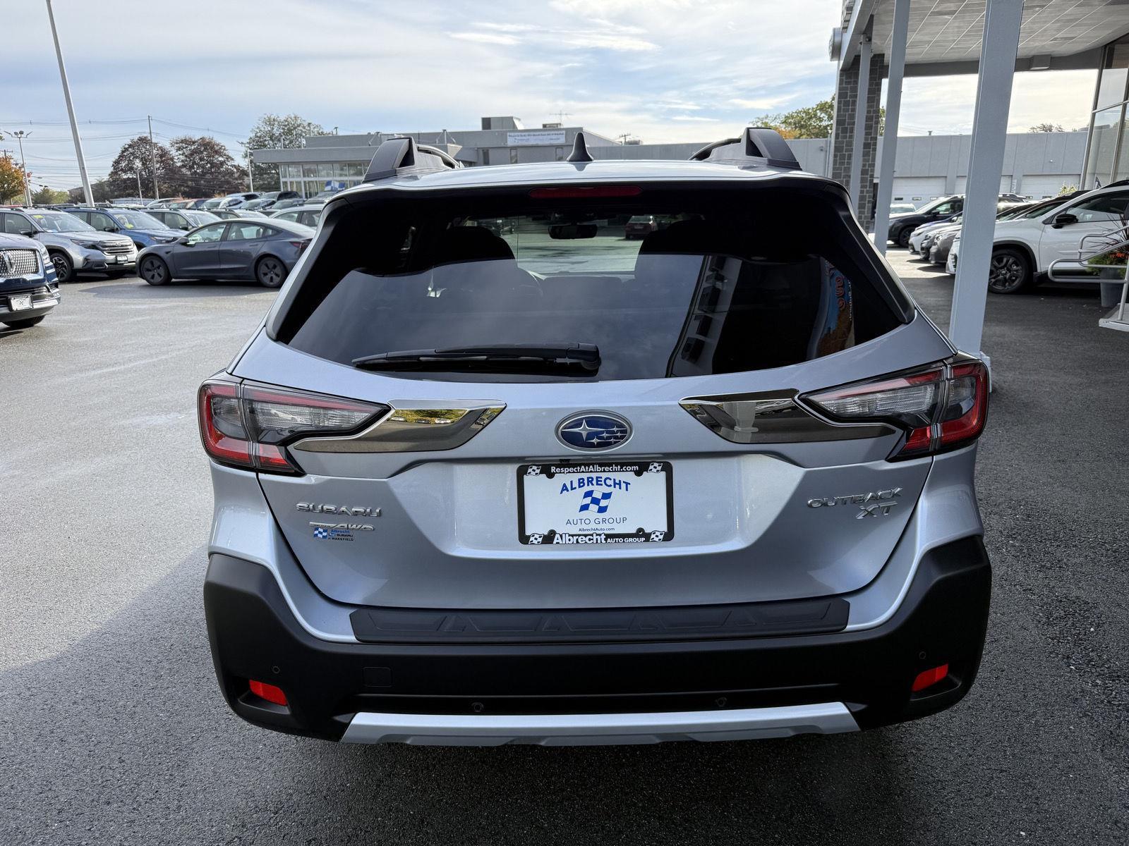 2023 Subaru Outback Limited XT photo 4