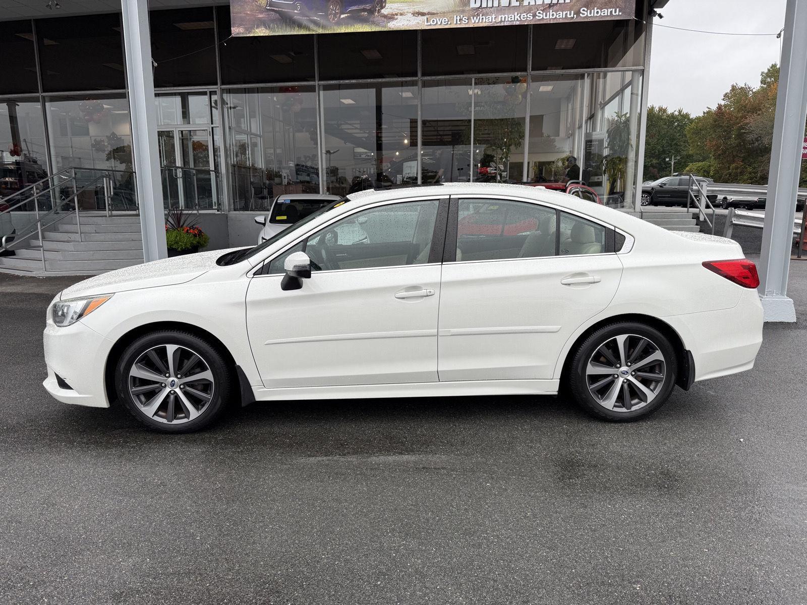 2015 Subaru Legacy 2.5i Limited photo 2
