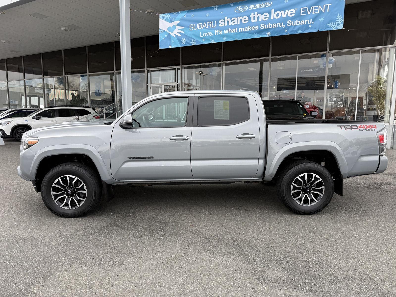 2021 Toyota Tacoma TRD Sport photo 2