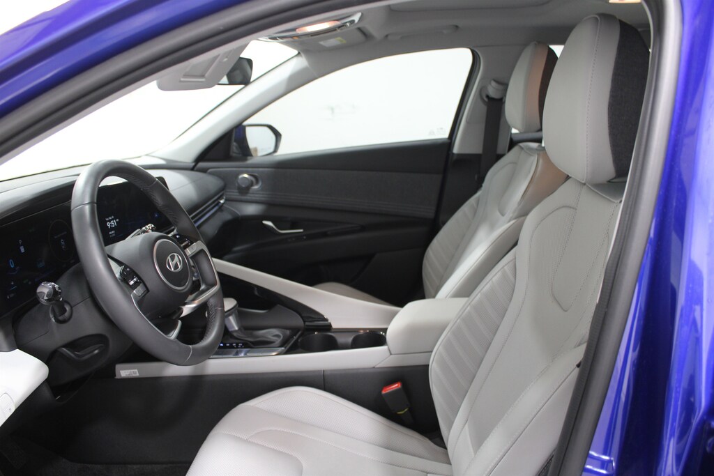 Used 2025 Hyundai Elantra Hybrid Limited Sedan