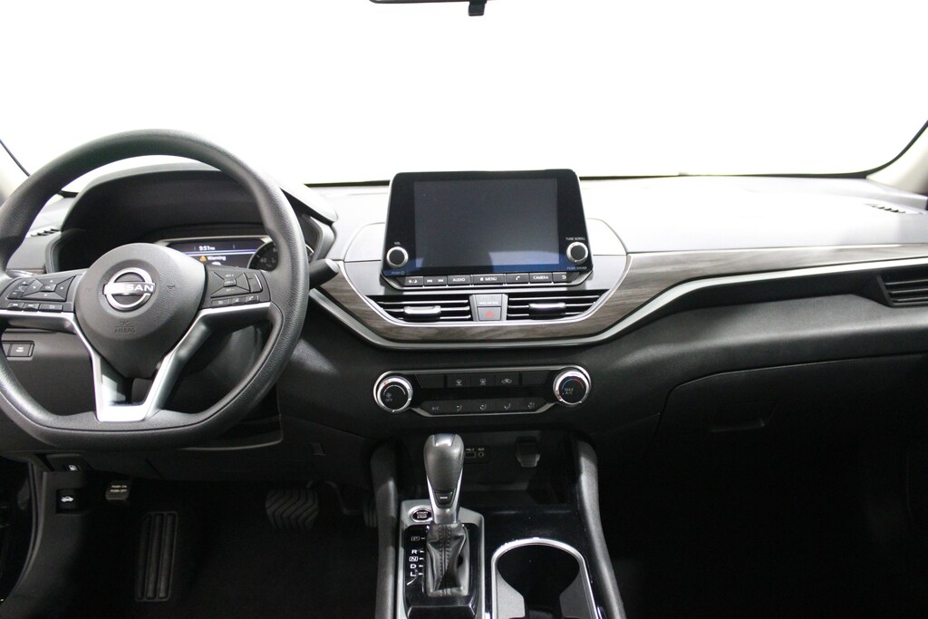 Used 2024 Nissan Altima 2.5 SV Sedan