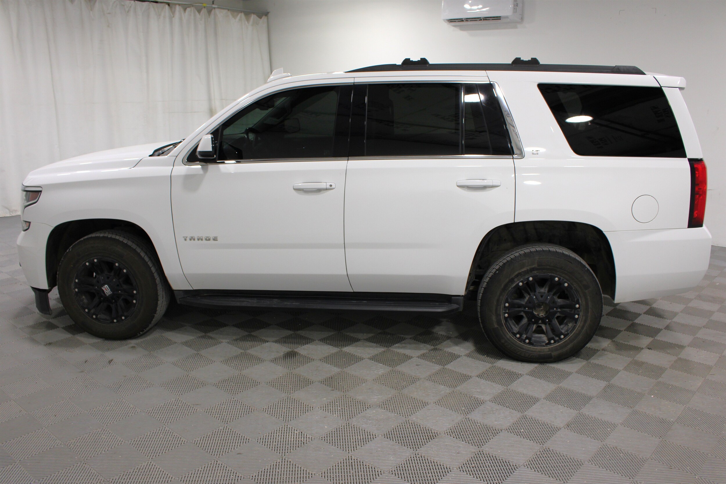 2016 Chevrolet Tahoe LT - Photo 30