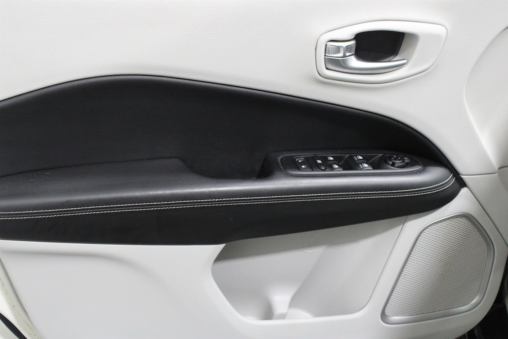 Used 2018 Jeep Compass Latitude 4x4 SUV