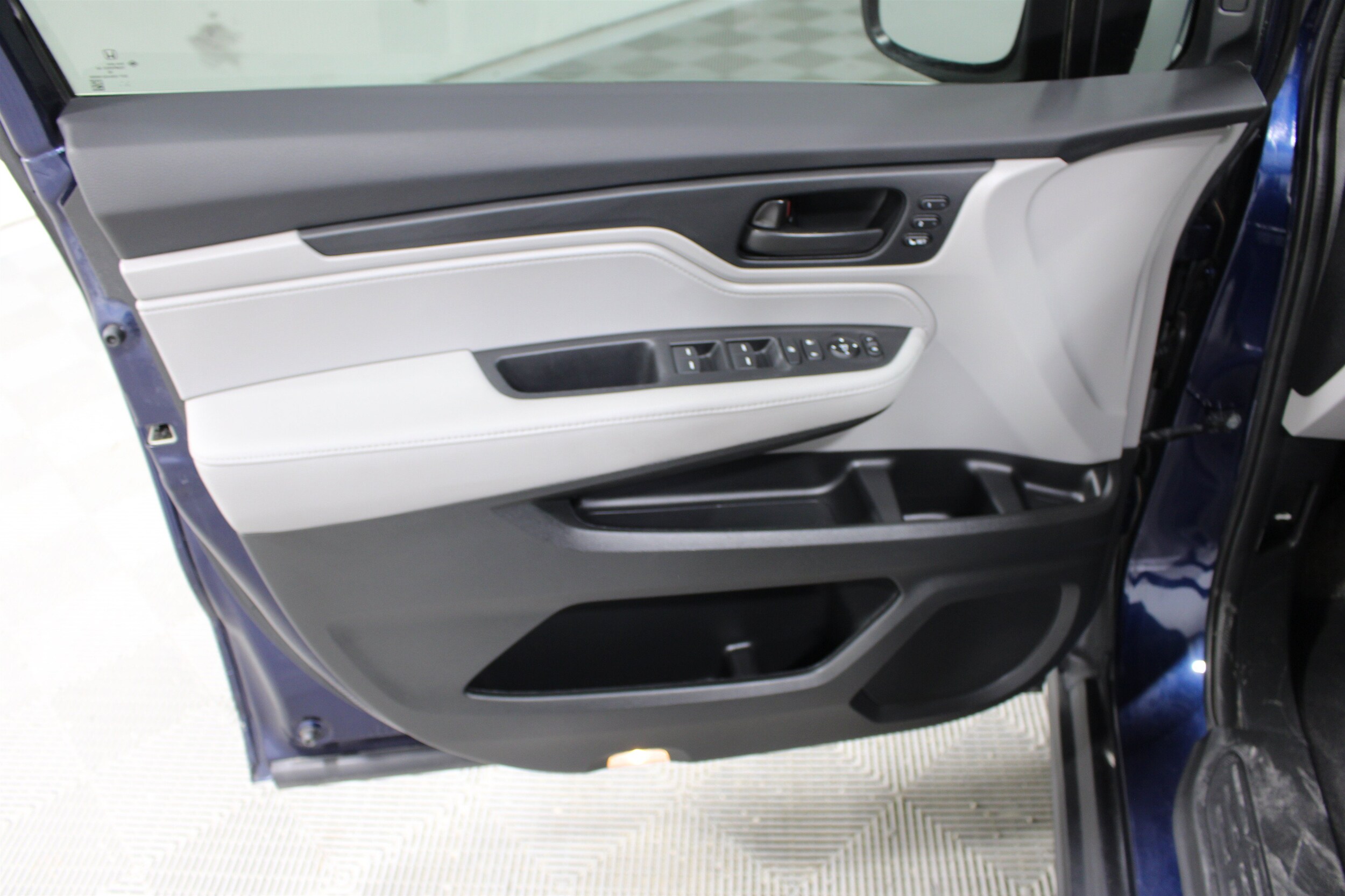 2024 Honda Odyssey EX-L - Photo 6