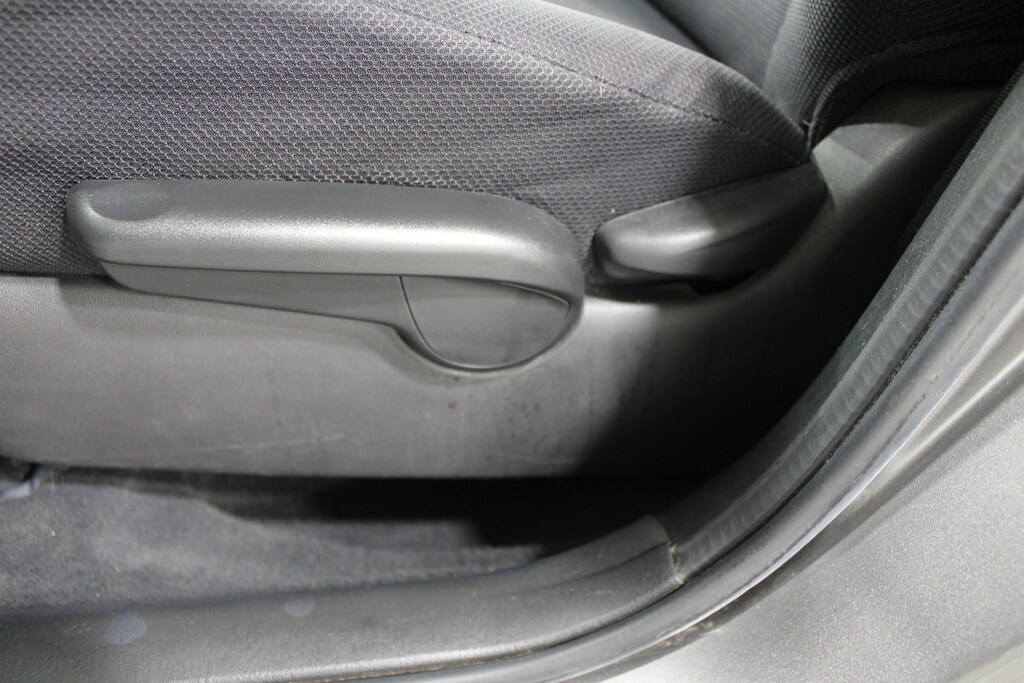 Used 2006 Pontiac Vibe Base Hatchback