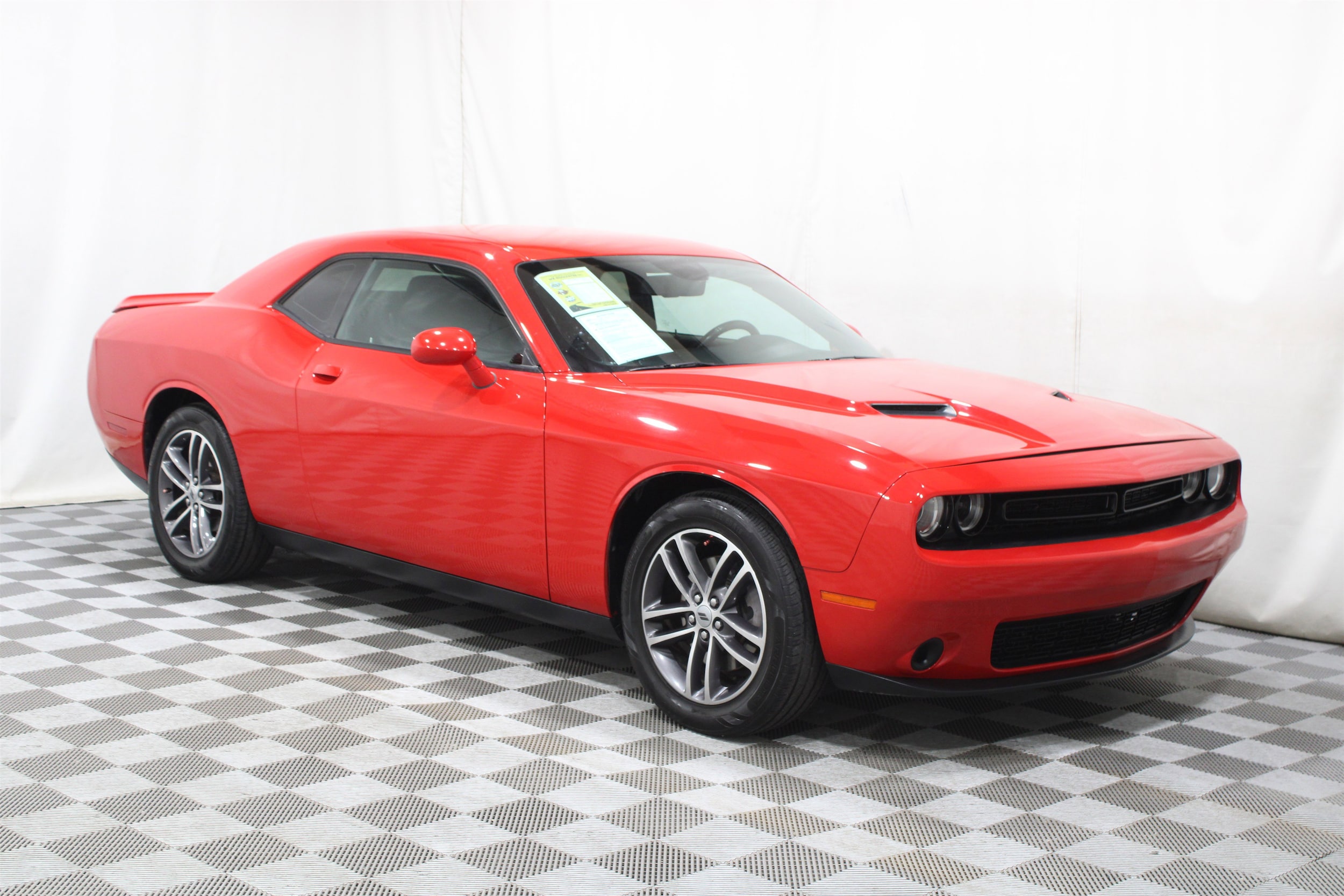 2019 Dodge Challenger SXT's photo