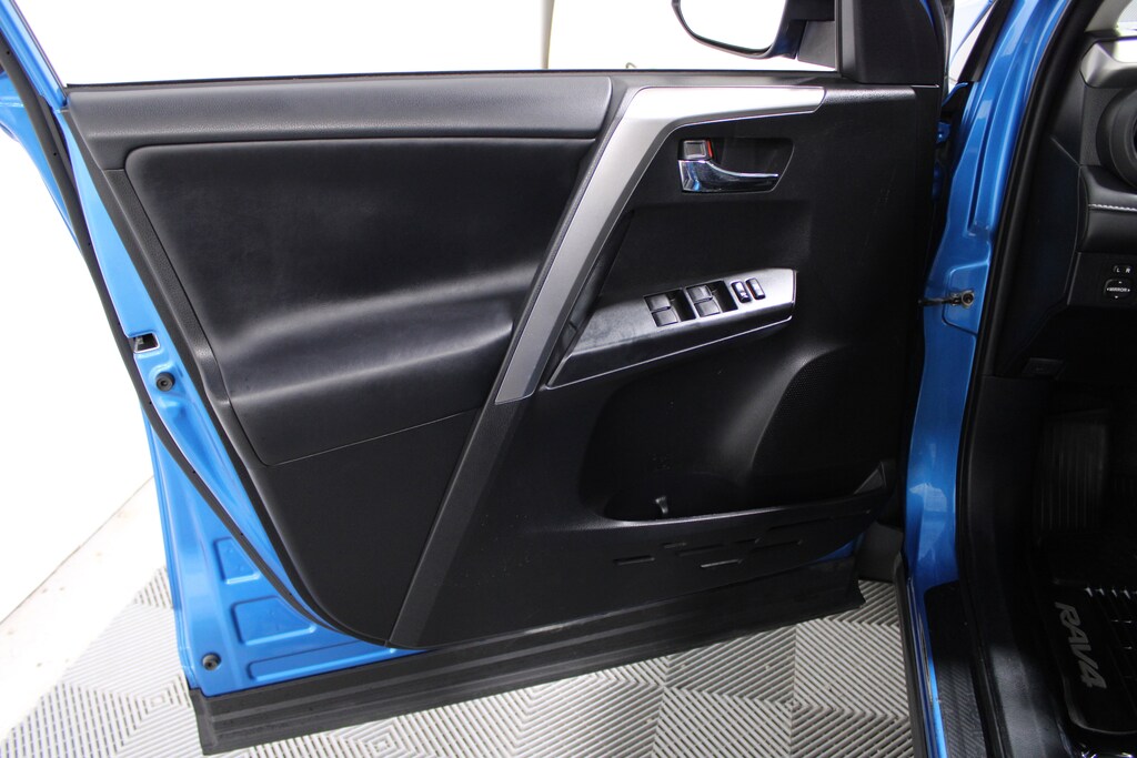 Used 2017 Toyota RAV4 Hybrid XLE SUV