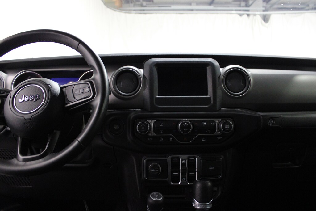 Used 2022 Jeep Gladiator Sport Truck Crew Cab